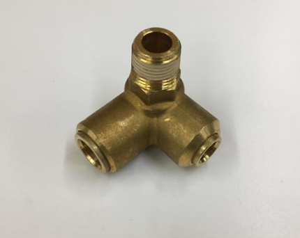 Fitting 1/2 NPT To 5/8 And 1/2 Tube 177.13B79108D