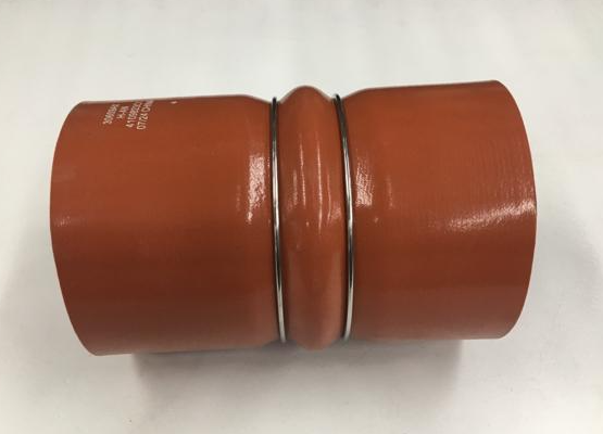 International Hump Hose 4" ID 561.55823