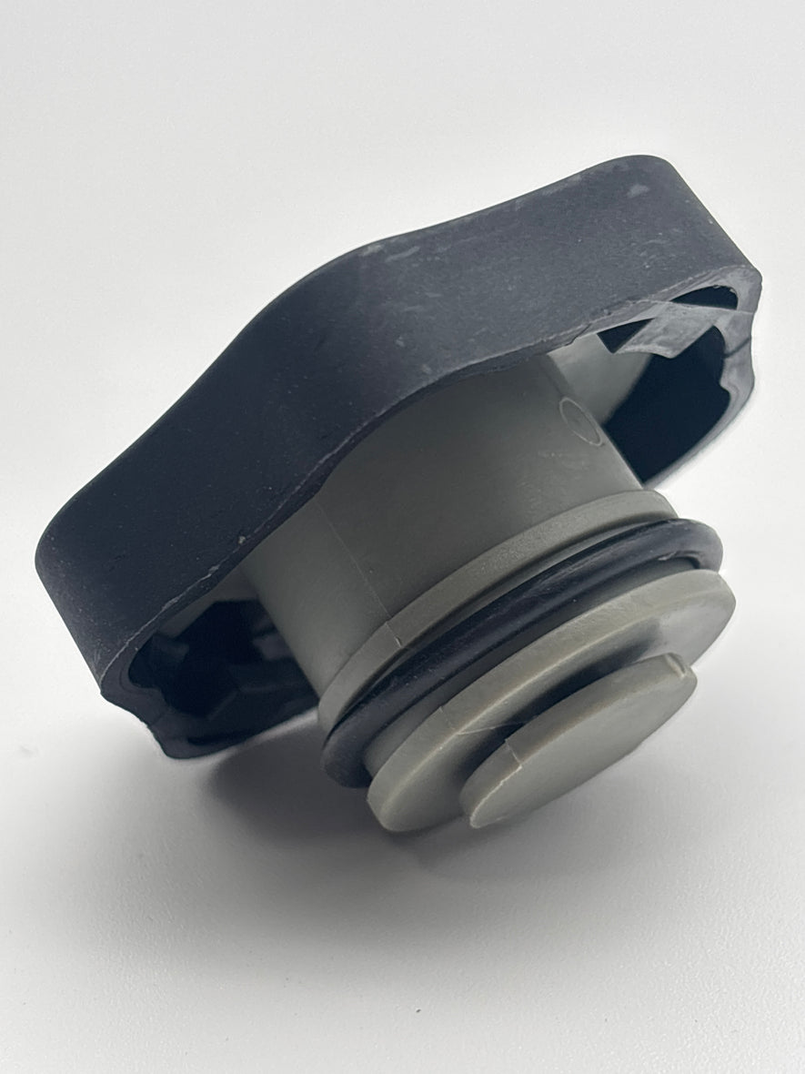 Freightliner Steering Reservoir Cap 572.4008