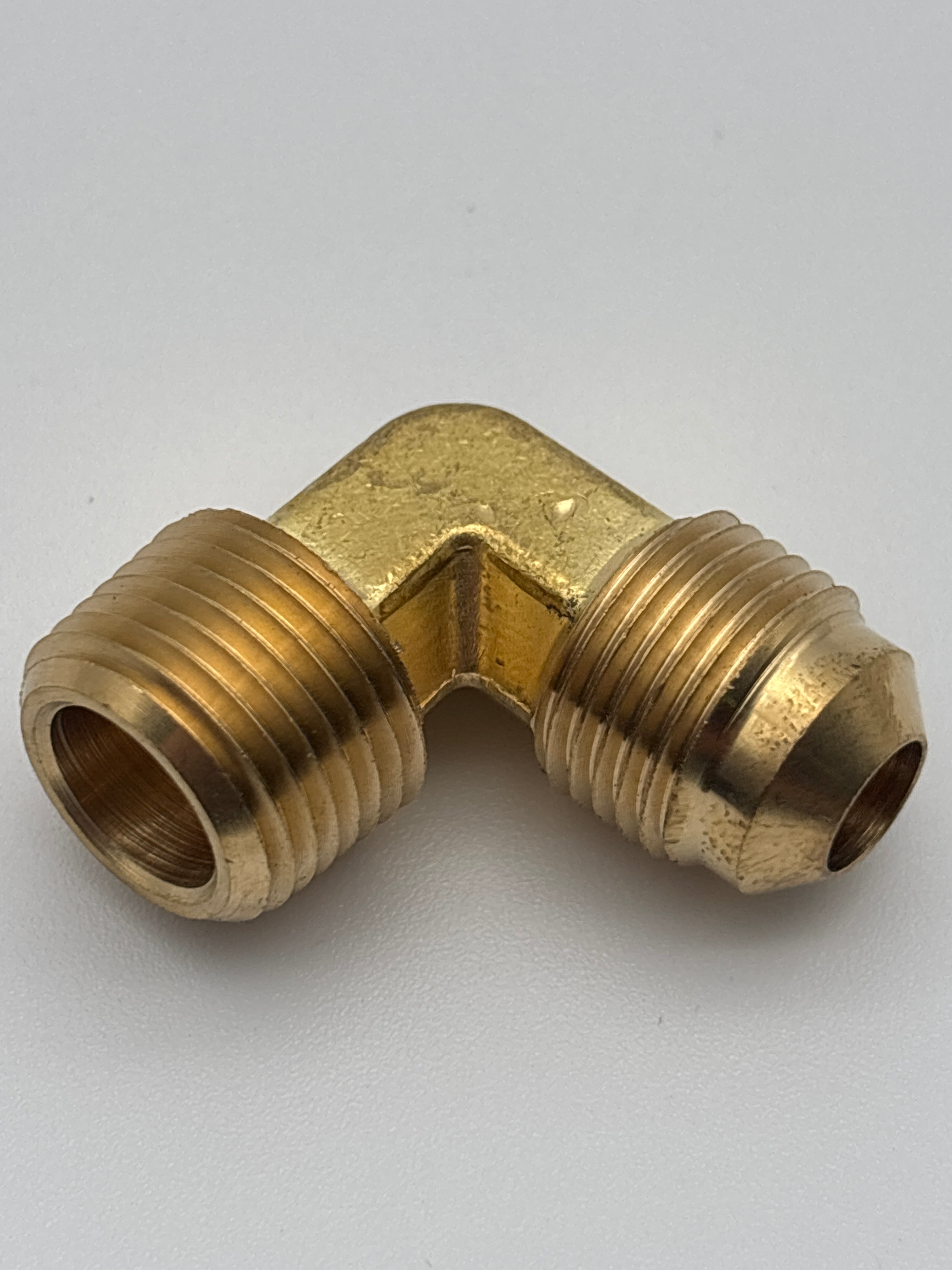 Male Elbow 3/8 SAE x 3/8 NPT 49-6C 177.8496C