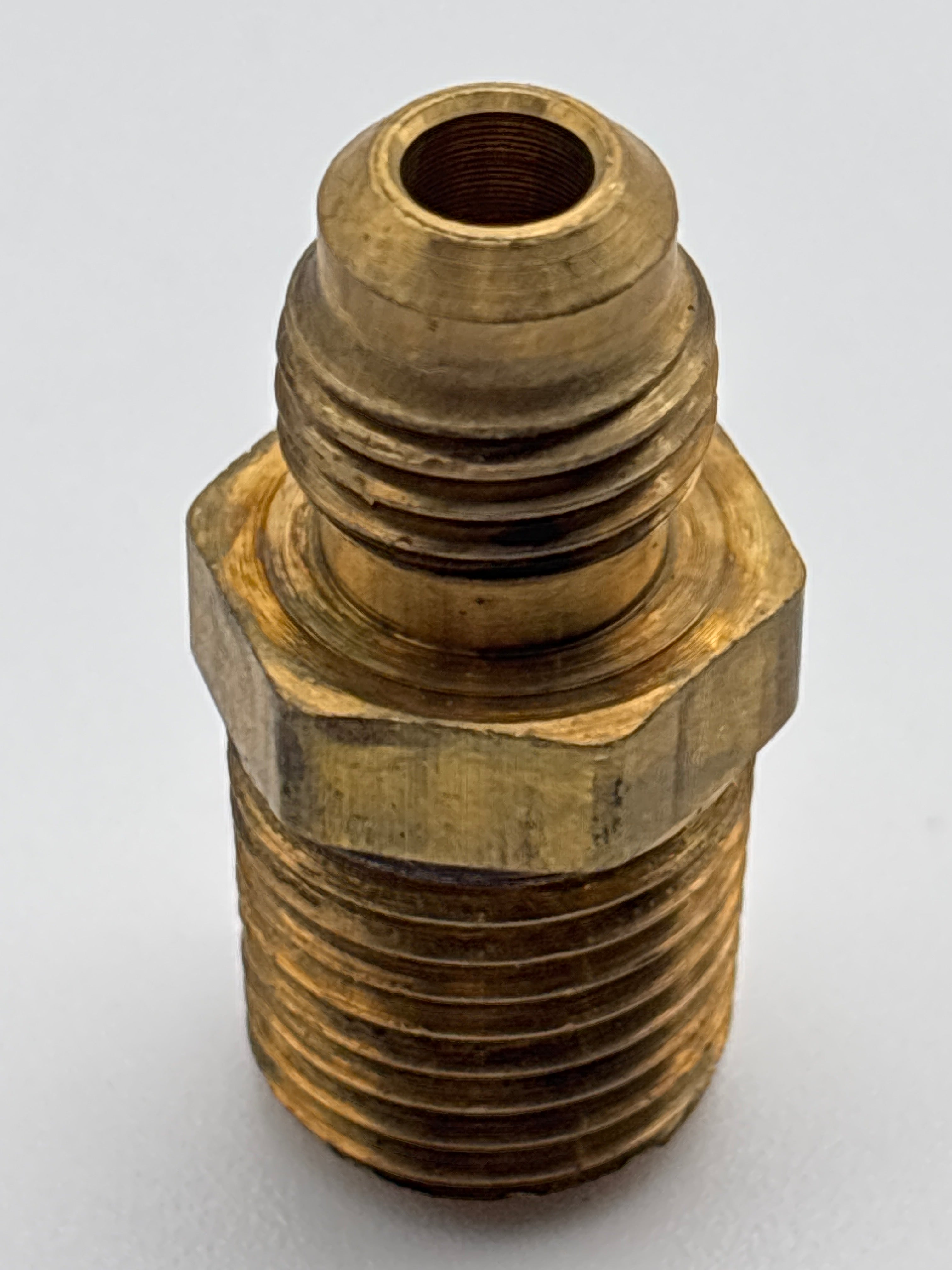 Male Connector 1/4 SAE x 1/4 NPT 48-4B 177.8484B
