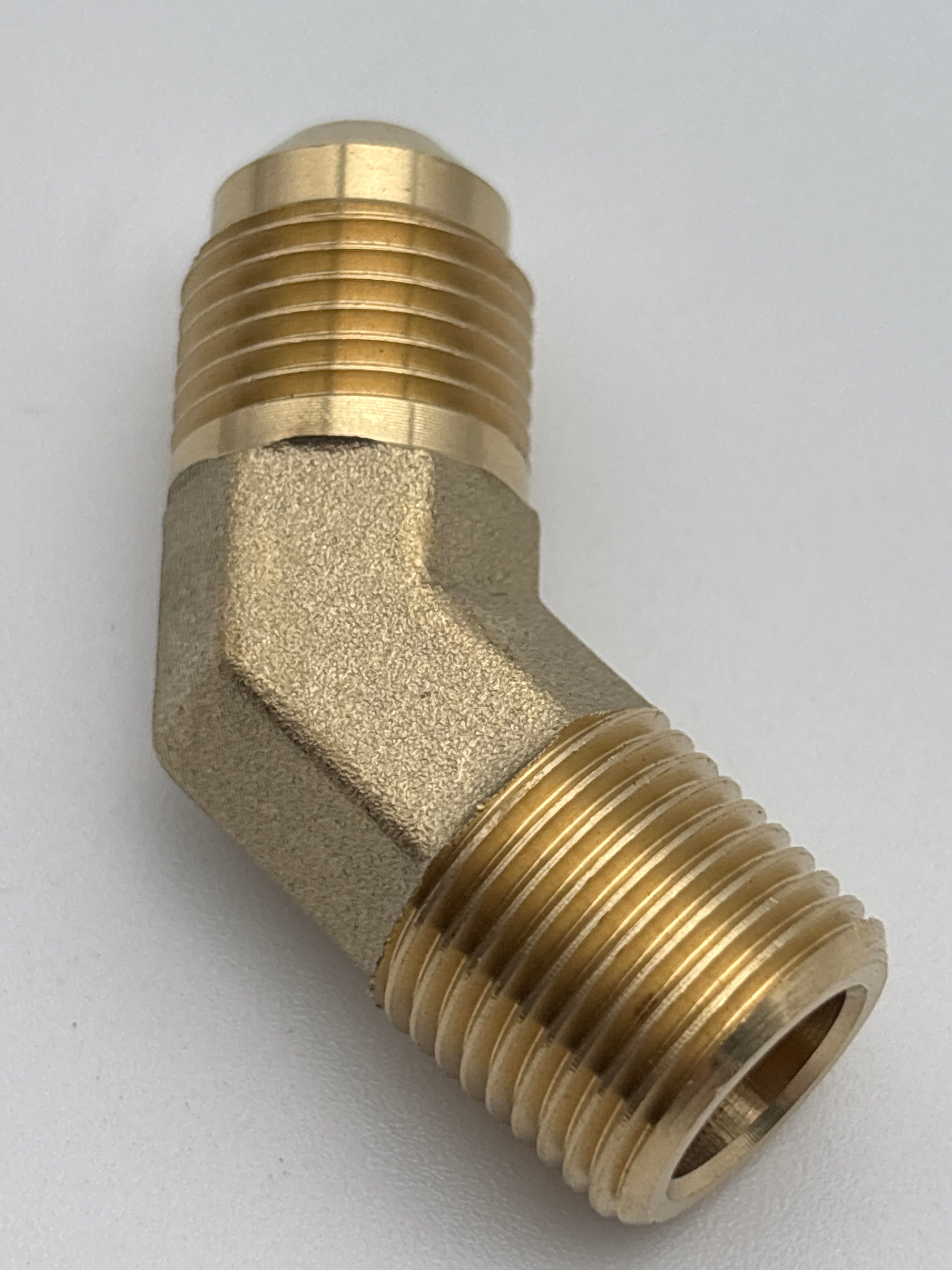 Male Elbow 3/8 SAE X 3/8 NPT 177.8546C