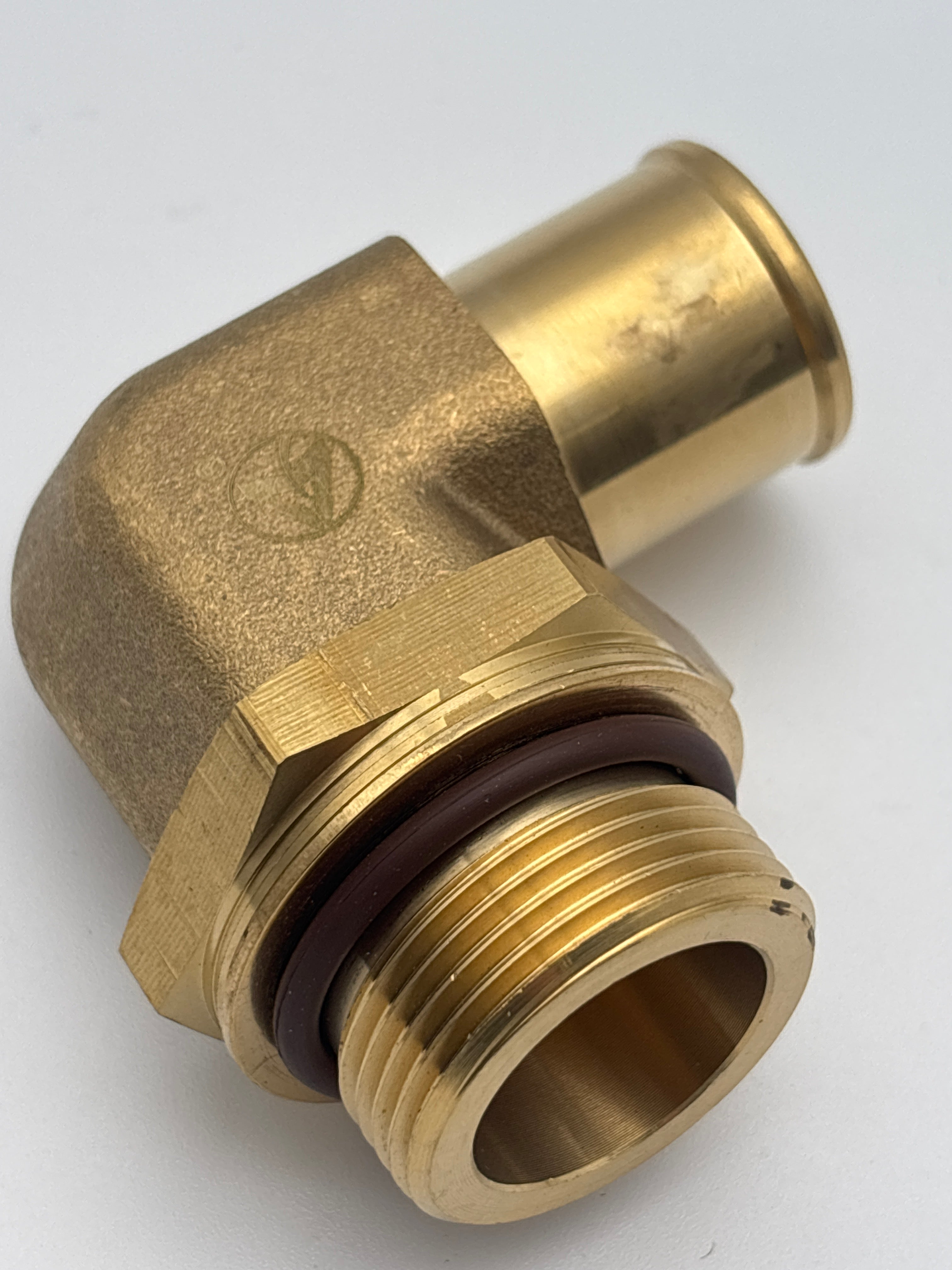 Bead Fitting 1" Hose X M33 X 2.0 177.88316M33