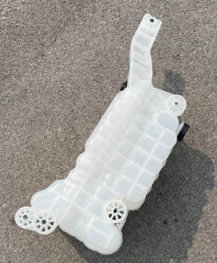 Kenworth Peterbilt Coolant Reservoir 575.1044