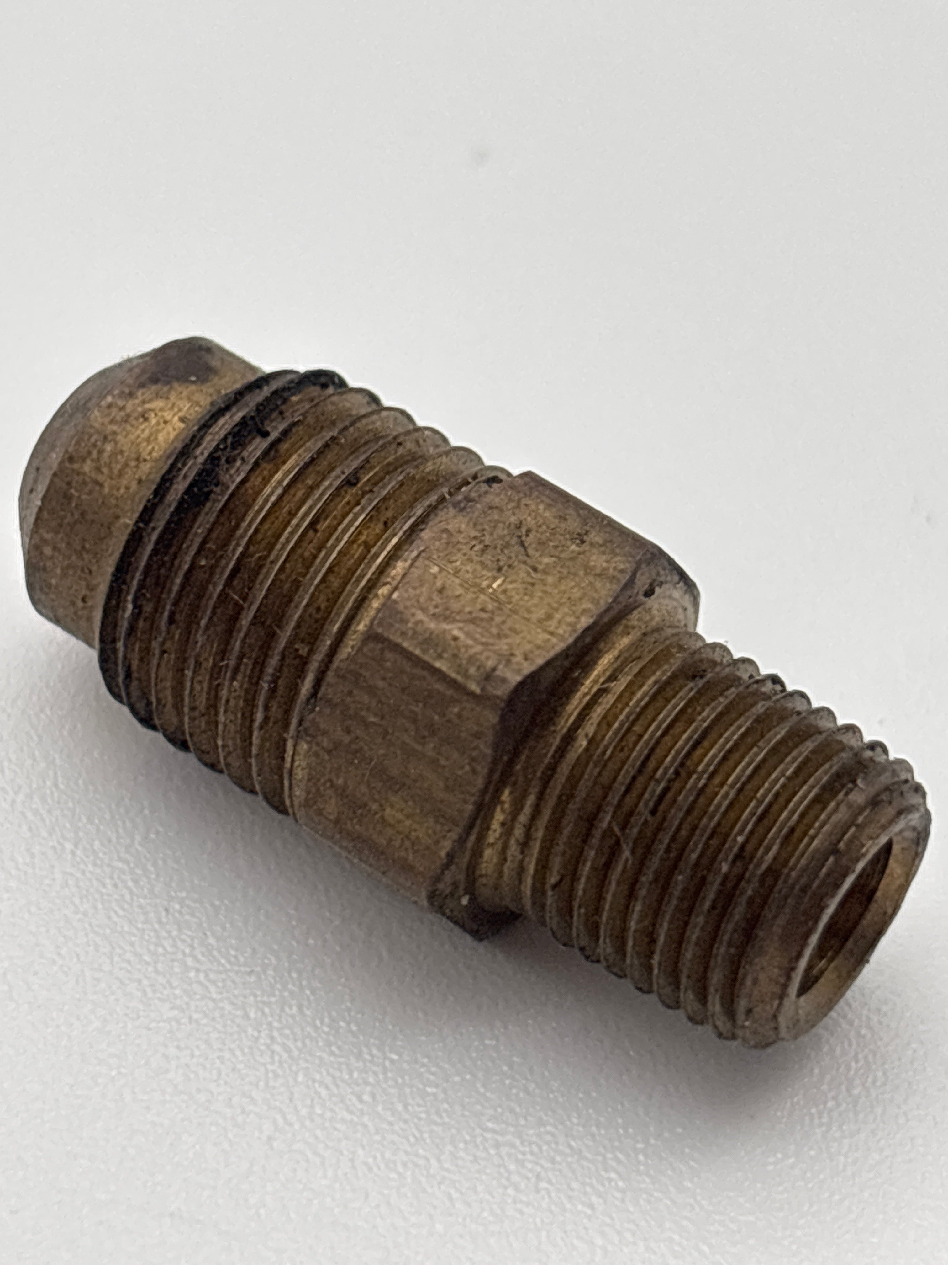Male Connector 5/16 SAE x 1/8 NPT 48-5A 177.8485A