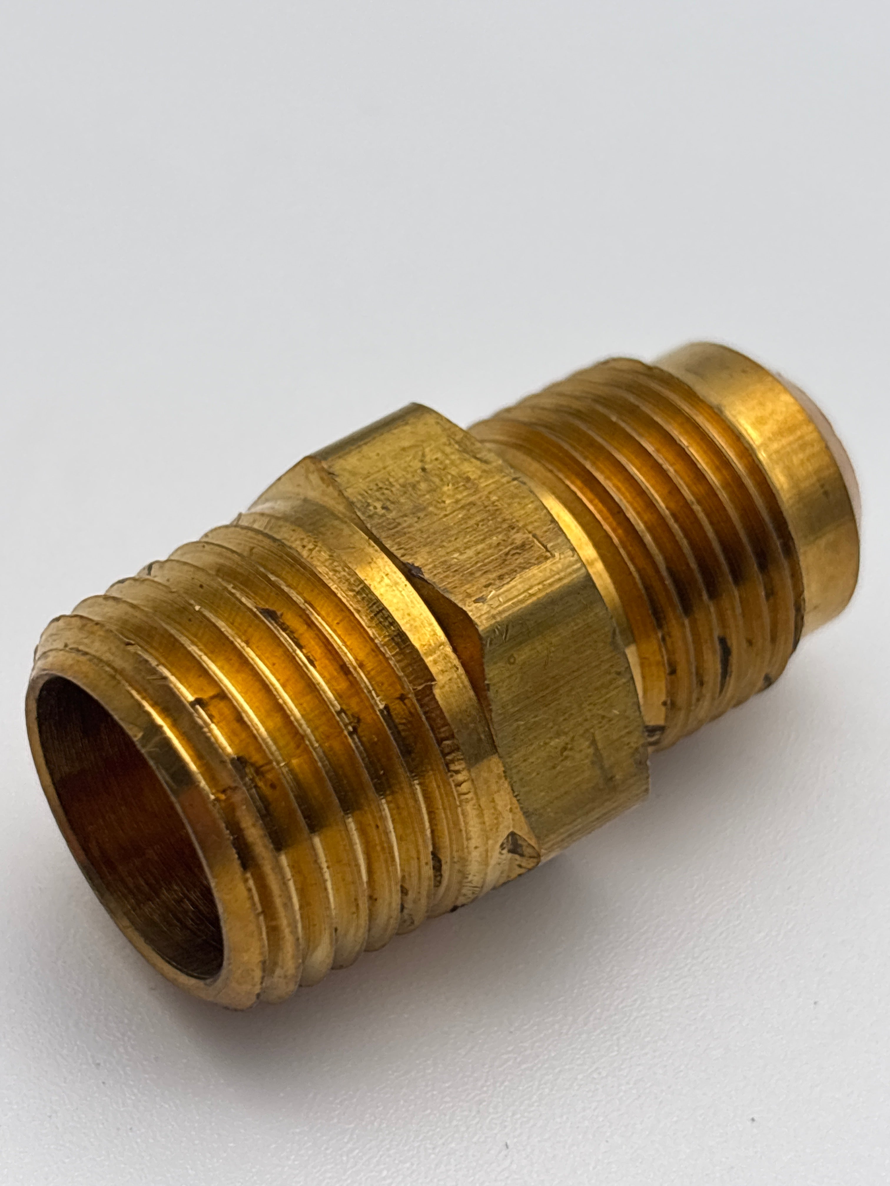 Male Connector 1/2 SAE x 1/2 NPT 48-8D 177.8488D