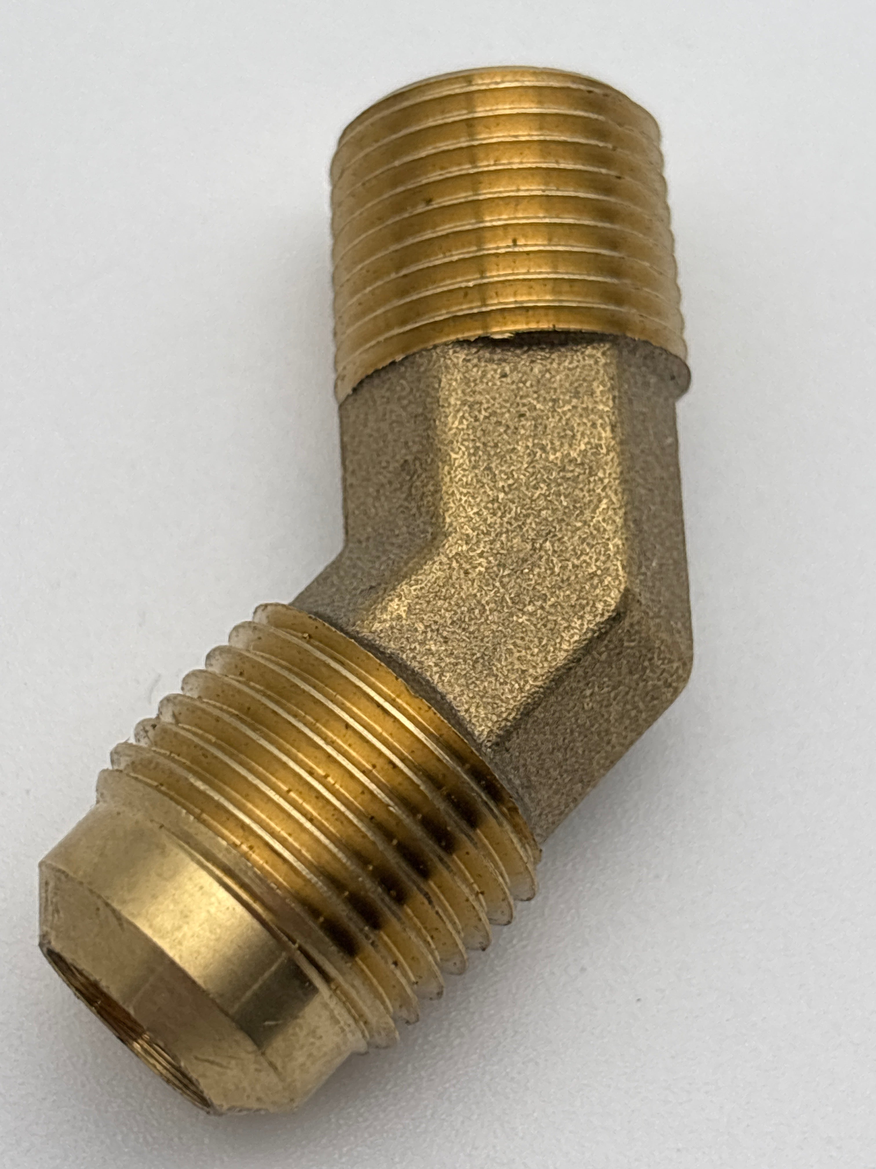 Male Elbow 1/2 SAE X 3/8 NPT 177.8548C