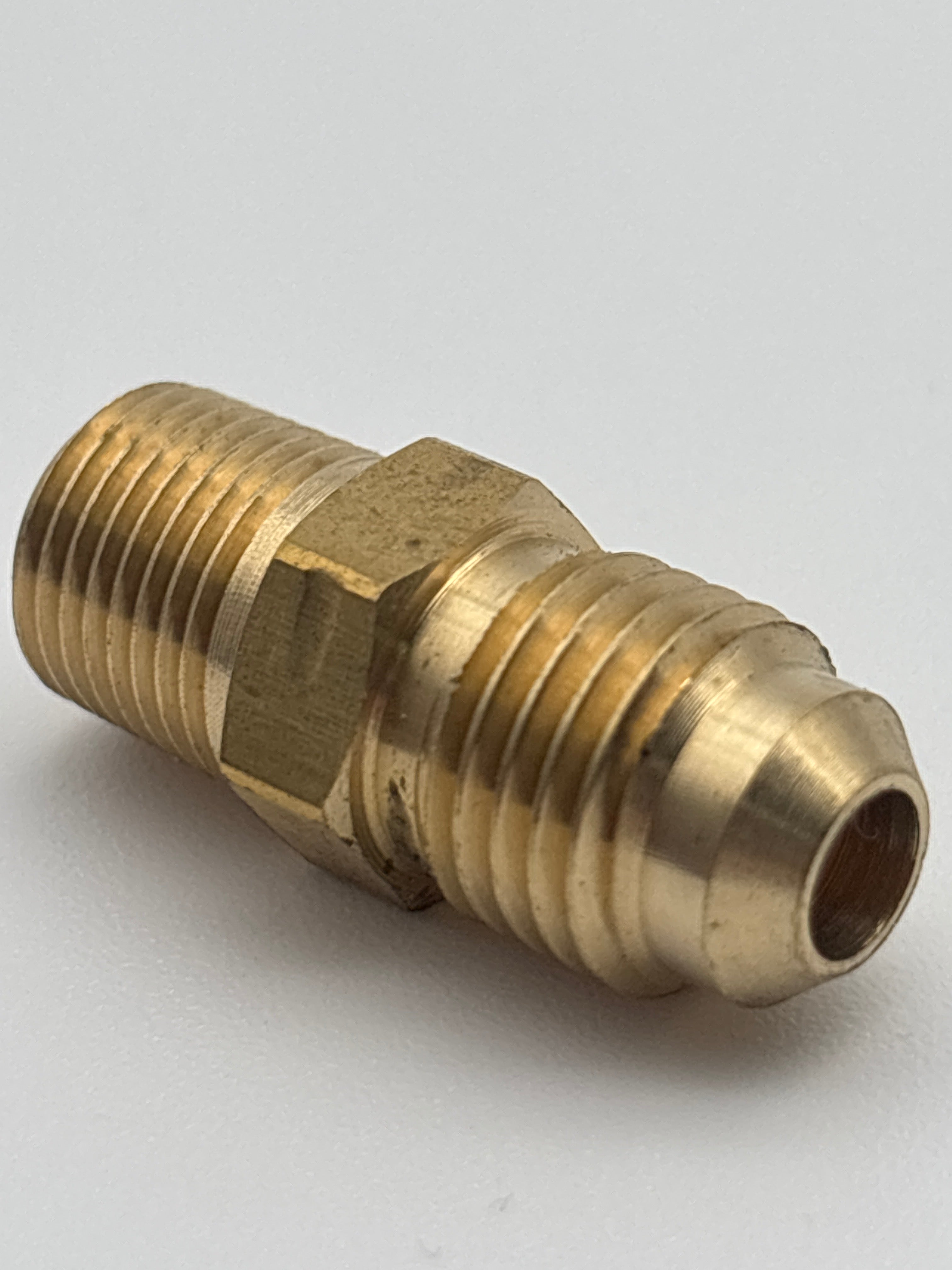 Male Connector 1/4 SAE x 1/8 NPT 48-4A 177.8484A