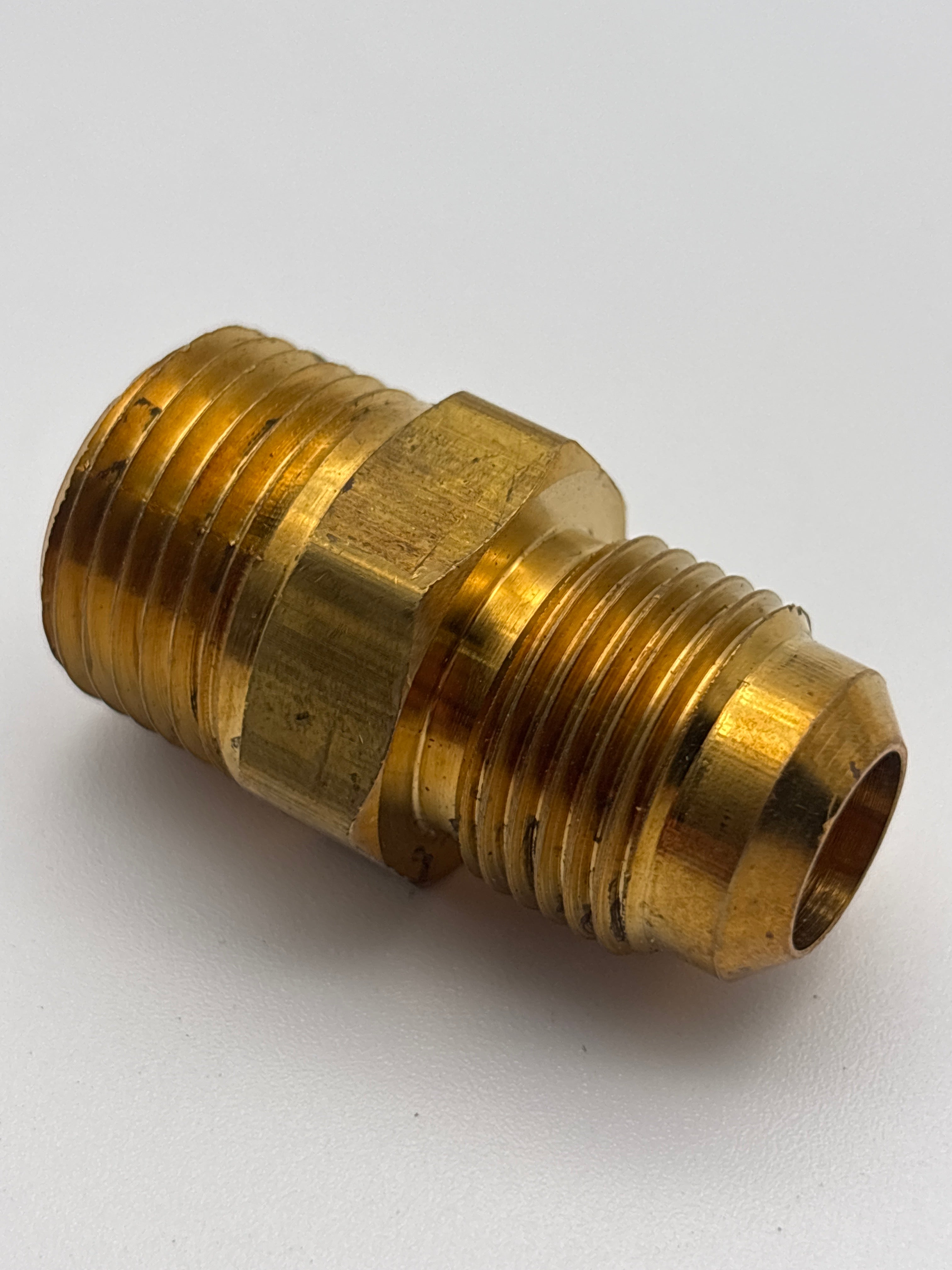 Male Connector 1/2 SAE x 1/2 NPT 48-8D 177.8488D