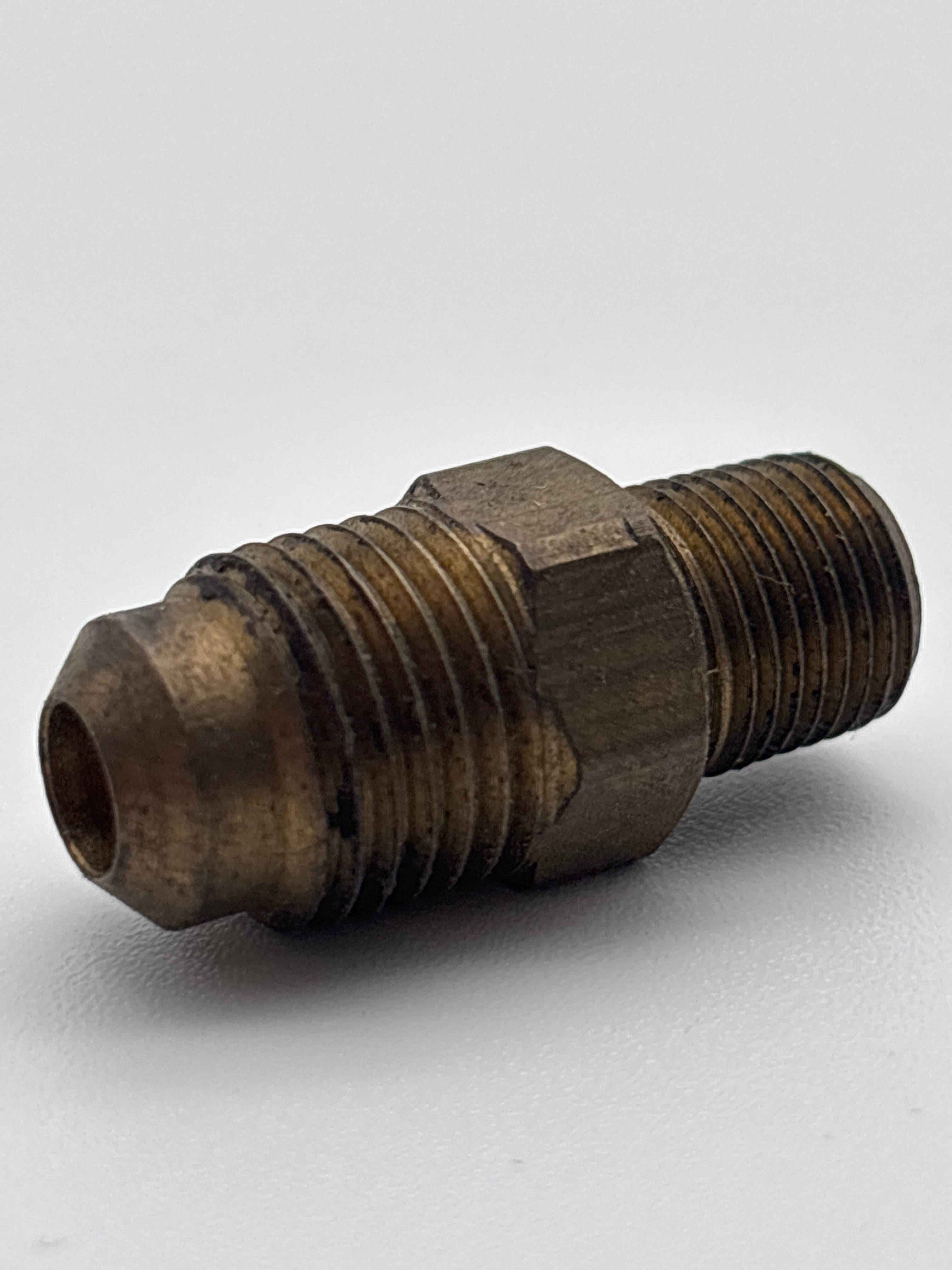 Male Connector 5/16 SAE x 1/8 NPT 48-5A 177.8485A