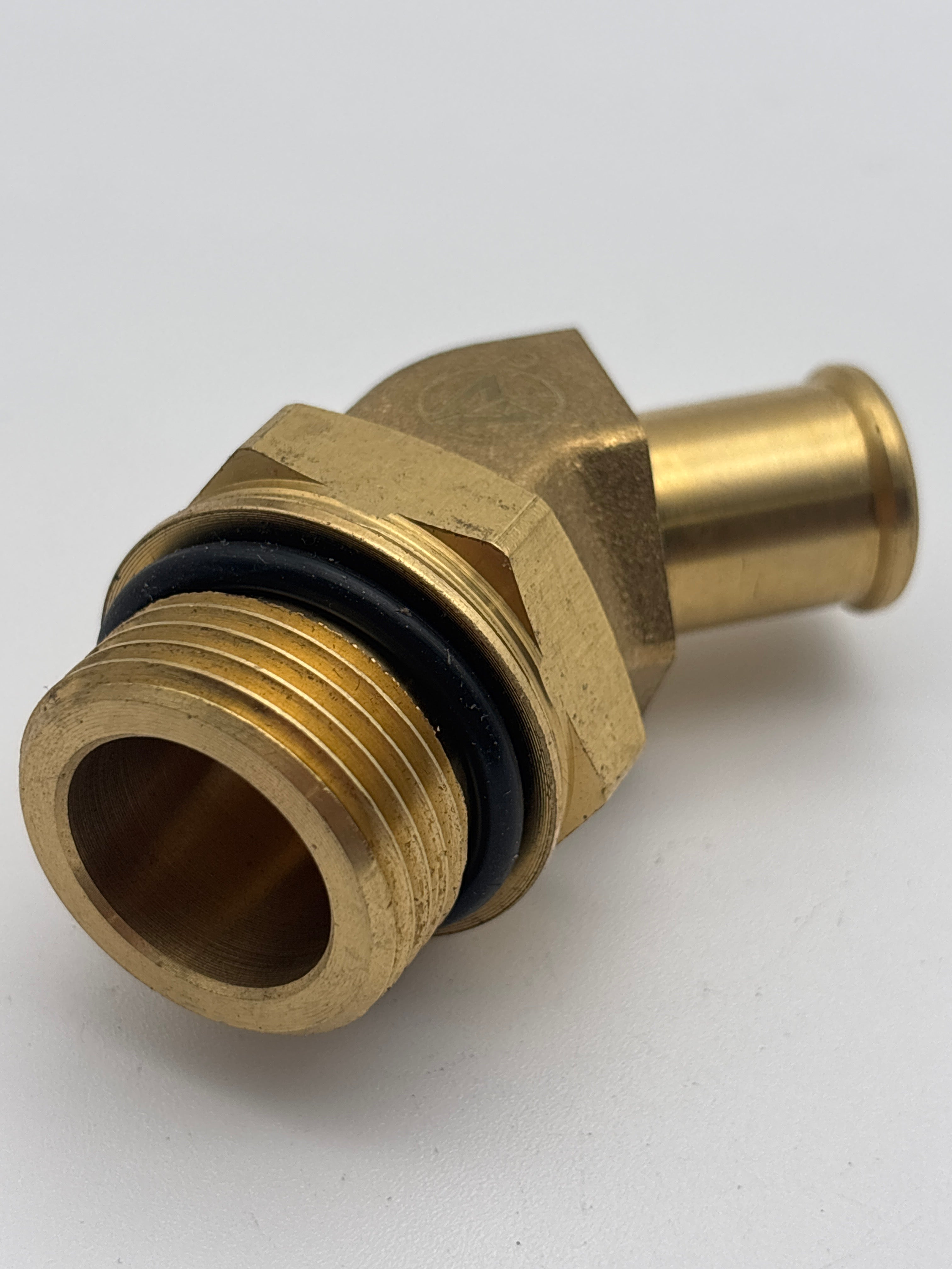 45 Degree 5/8 Hose X M27-2.0 Barb Fitting 177.88210M27