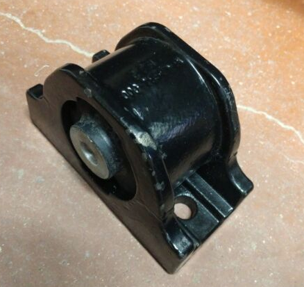 Freightliner Cab Mount M17476